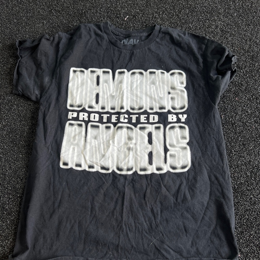 V lone Graphic Tee - Black